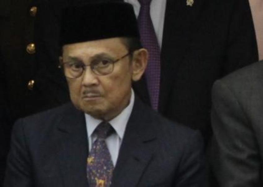 76small_37BJHabibie (1).jpg